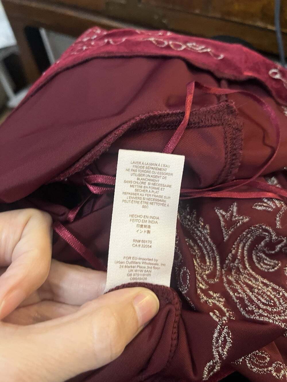 Free People Shirt Sz L Burgundy Velvet Bandana Festival Boho Hippie Embroidered - Picture 10 of 11